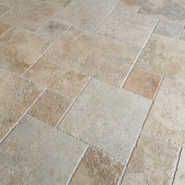 VENEZIA Travertin Fliesen gebürstet soft gekettet Römischer Verband 0,74 m²